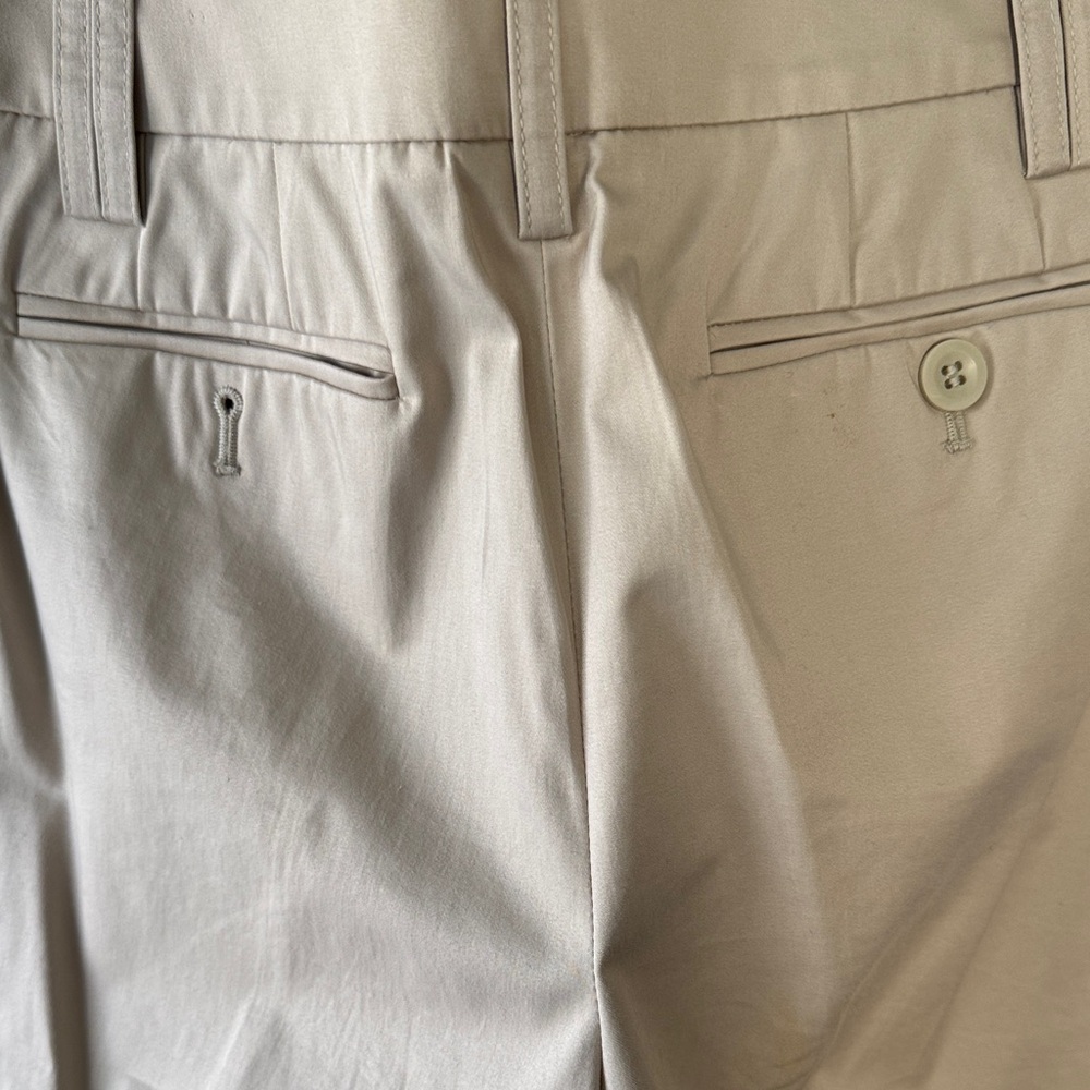 Bundle of 3 Ann Taylor Loft Capris Pants in Mauve Taupe, Cream, and Navy - Picture 10 of 16